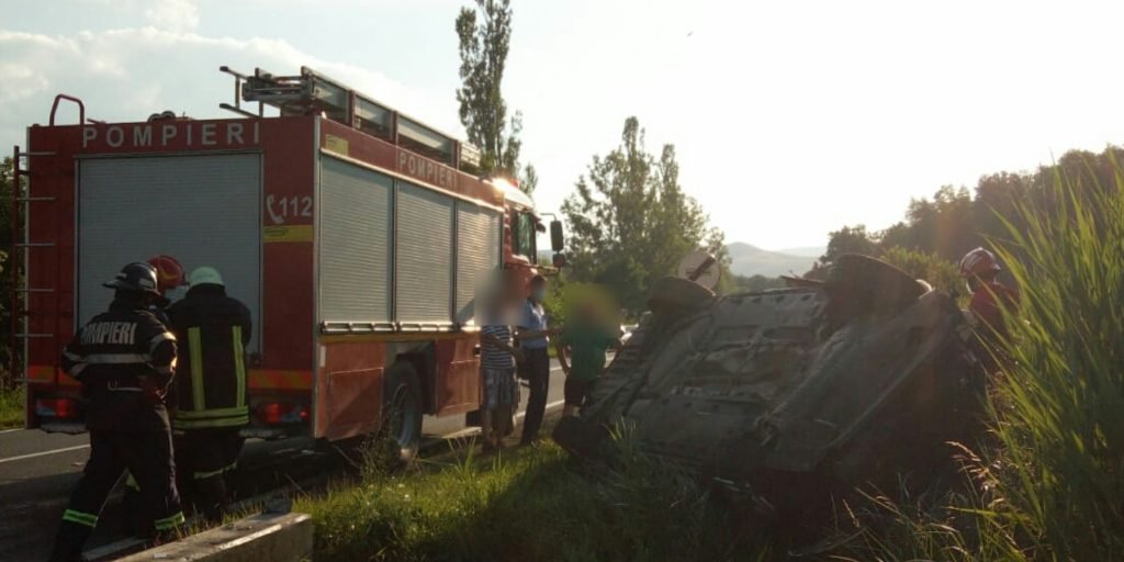 Mașină răsturnată în Săvădisla