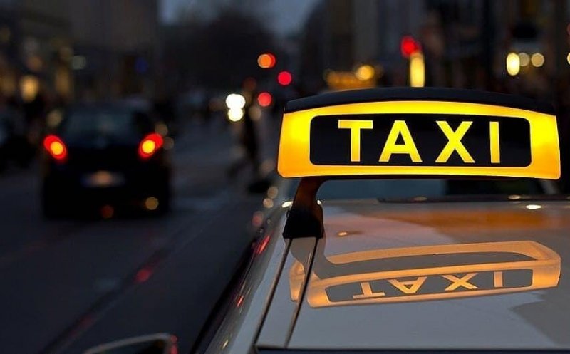 Taxiurile de pe aeroporturi, luate la control. Amenzi de peste 21.000 de lei/ Un șofer a fost prins drogat
