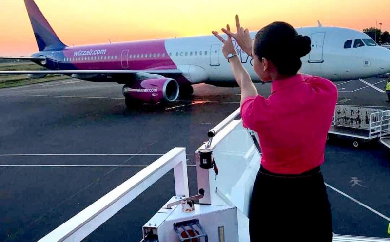 Wizz Air dezvăluie salariile însoțitorilor de zbor din România