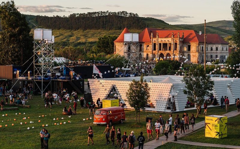 Doi DJ-i au anunțat că NU vor mai veni la Electric Castle
