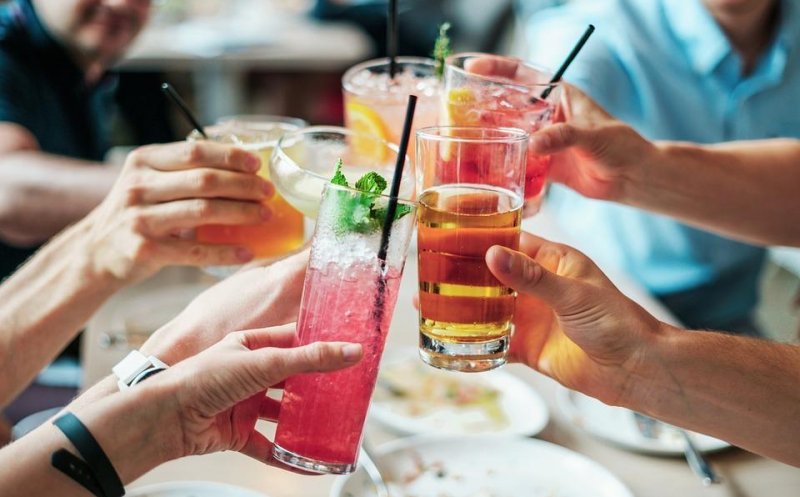 Impozitul specific pentru HoReCa va fi eliminat de la 1 ianuarie 2023