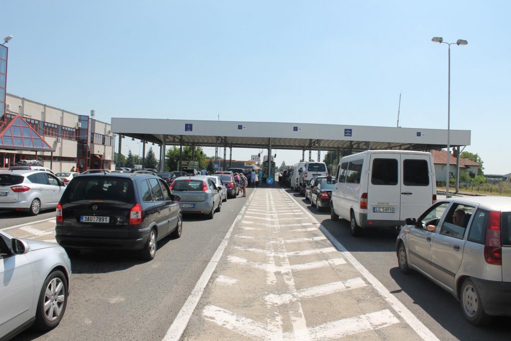 Revin românii de afară în concedii în țară. Aproape 300.000 au trecut granița în ultimele 24 de ore
