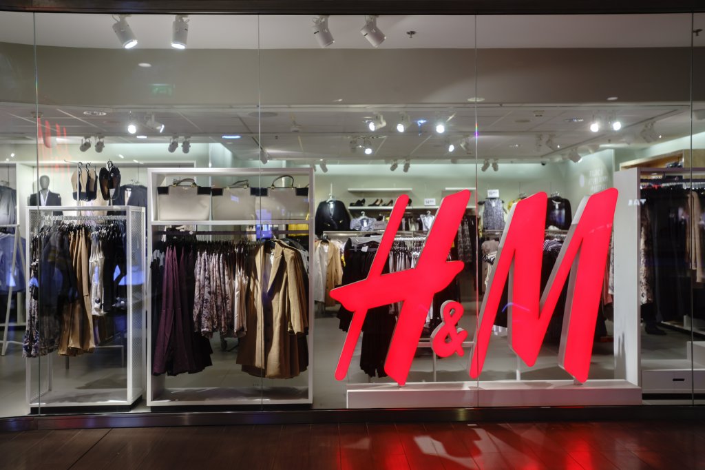 Adio haine de occident. Gigantul H&M pleacă din Rusia