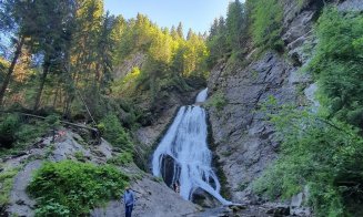 VEȘTI BUNE! Cascada Vălul Miresei se poate vizita