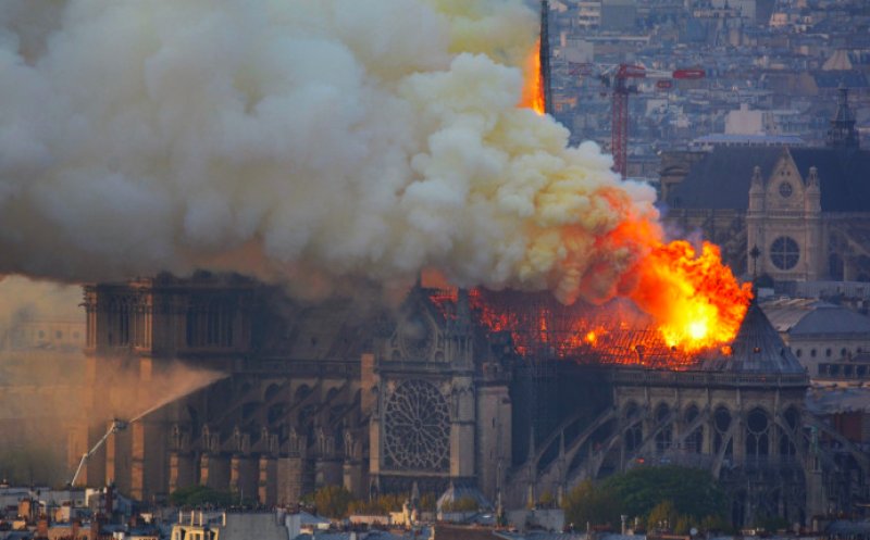 Adevărul incredibil din spatele incendiului de la Notre-Dame... Cum a salvat Macron catedrala de la dezastru