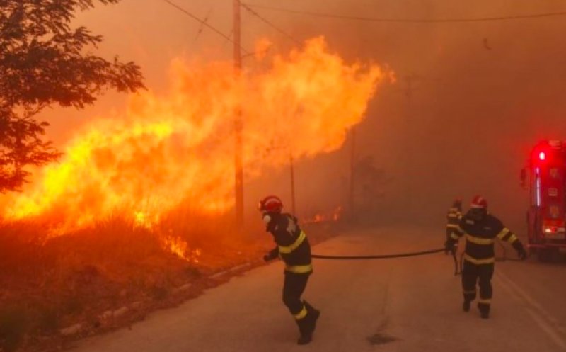 Mărturia pompierilor români care se luptă în Grecia: "Am salvat zeci de case"