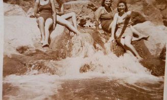 Răcorire la Cascada Ciucaş în anul 1927