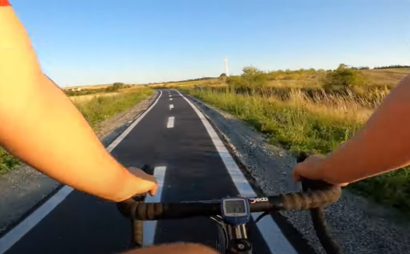 Pista de biciclete care leagă Huedinul de Sâncraiu e GATA! Cum arată traseul plin de panorame superbe