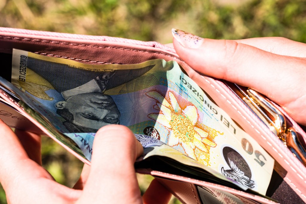 Românii vor salarii mai mari, însă nu știu cum să le ceară