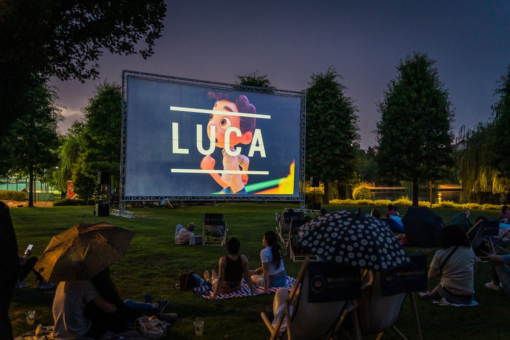 Petrece momente magice la Movie Nights din Iulius Parc, alături de animația LUCA!