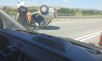 Accident pe centura Vâlcele-Apahida. Una dintre mașini, cu roțile-n sus