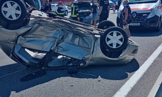 Accident pe centura Vâlcele-Apahida. Una dintre mașini, cu roțile-n sus