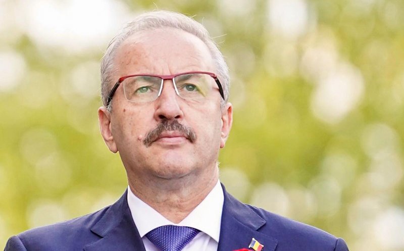 Va fi schimbat din funcție ministrul PSD al Apărării, Vasile Dîncu? Greşelile care l-ar putea costa