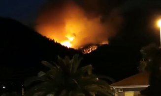 Incendiul puternic în Thassos, insula grecească preferată de români. "Credeam că sunt gâze, dar era cenușă ce cădea de sus peste drum"
