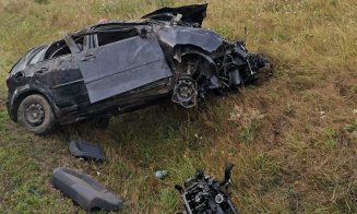 Accident GRAV de circulație la Cluj. Tânăr de 19 ani, scos din mașină cu descarcerarea