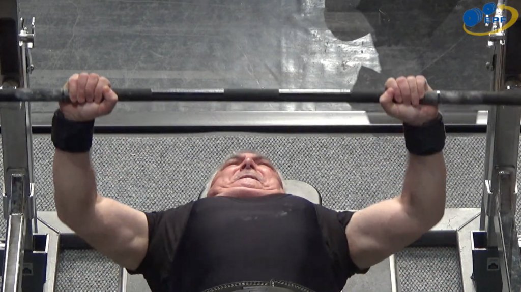 Bunicu' de 70 ani din Cluj care a câștigat prima medalie a României la Campionatul European de powerlifting