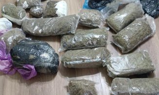 11 kilograme de DROGURI la percheziţii în Cluj şi Bistriţa-Năsăud. În 12 locații au descins MASCAȚII