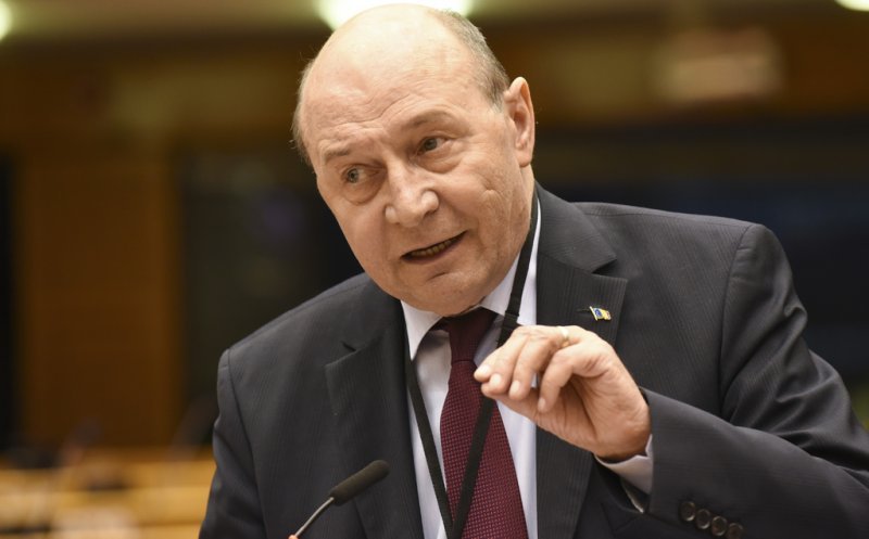 Traian Băsescu nu se lasă. Cere revizuirea sentinţei de colaborator al Securităţii