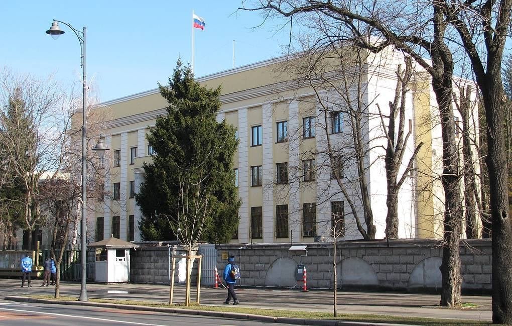 Reprezentant al Ambasadei Rusiei, declarat persona non grata și expulzat din România