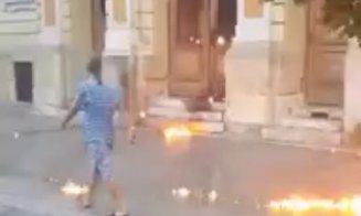Cine e bărbatul care a pus foc la ușa Primăriei Cluj-Napoca. A fost reținut pentru 24 de ore
