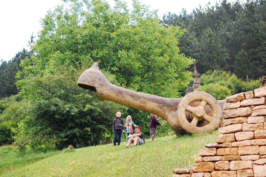 Parcul cu sculpturi din fân, unic în lume, se află în Cluj