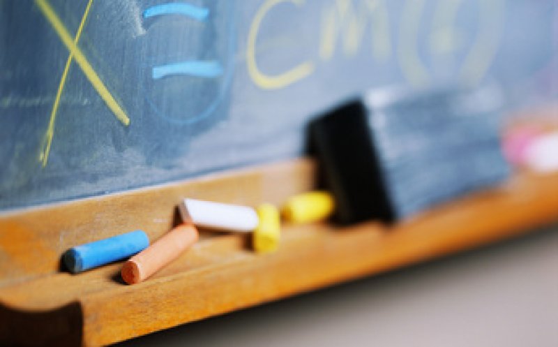 Dezbatere publică online, mâine și poimâine, pe legile Educației. Unde se pot înscrie cei care vor să participe