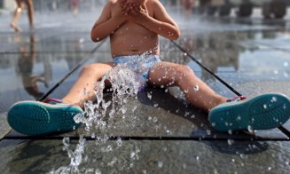 Până la Aquapark, de ce nu am folosi din plin fântânile arteziene publice ca spaţii de răcorire sau de joacă la apă