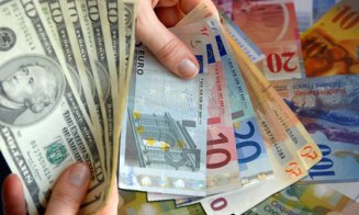 Oficial! Un DOLAR valoarează de azi mai mult ca un EURO şi în România
