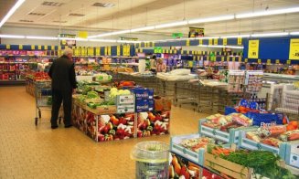 Lidl, amendată cu peste 3,5 mil. lei. Vitrine cu fire de păr, alimente expirate şi insecte găsite de ANPC