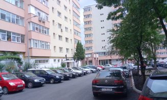Curat ca-n palmă în mai puţin de-o lună pe aleile dintre blocuri cu acces la Oficiul Poştal 15 din Mănăştur