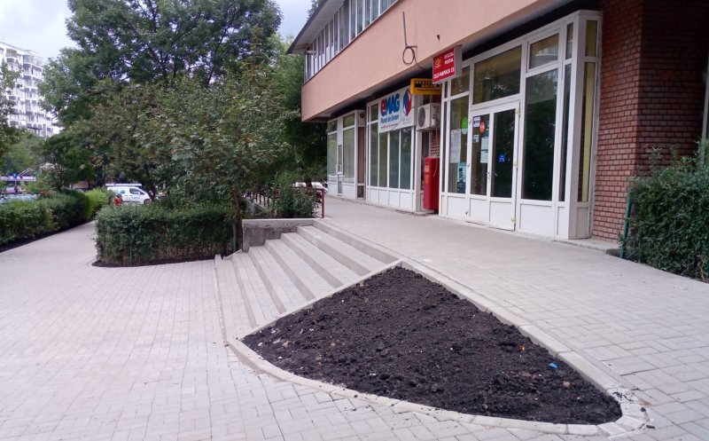 Gata cu "hârtoapele" de la Oficiul Poştal 15 din Mănăştur! Curat ca-n palmă în mai puţin de-o lună