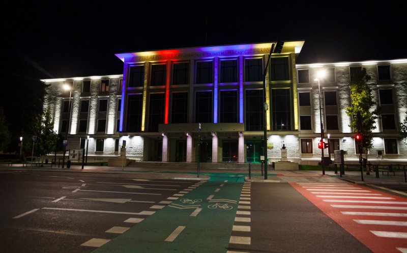 Casa de Cultură a Studenților, iluminată în culorile Ucrainei
