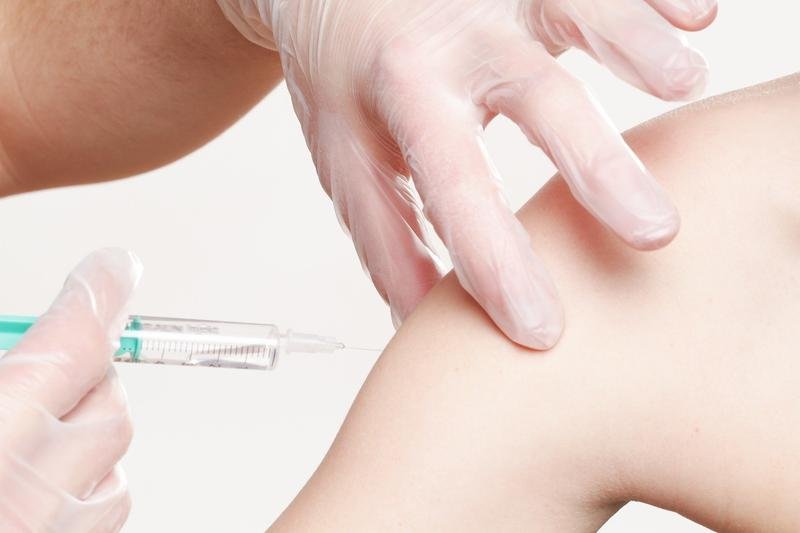 Rafila explică de ce nu e de găsit vaccinul hexavalent în unele județe: "Știţi cum e cu achiziţiile publice, e complicat"