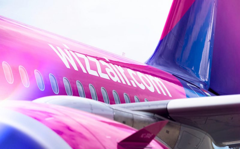 ANCHETĂ la Wizz Air după nenumărate reclamaţii despre întârzieri ori anulări ale zborurilor şi încălcarea drepturilor pasagerilor