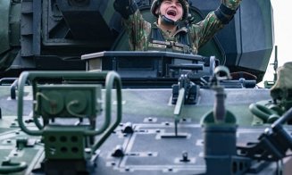 Cică Selly s-ar fi dus în armată :) MApN s-a lăudat cu asta, iar românii au făcut scandal