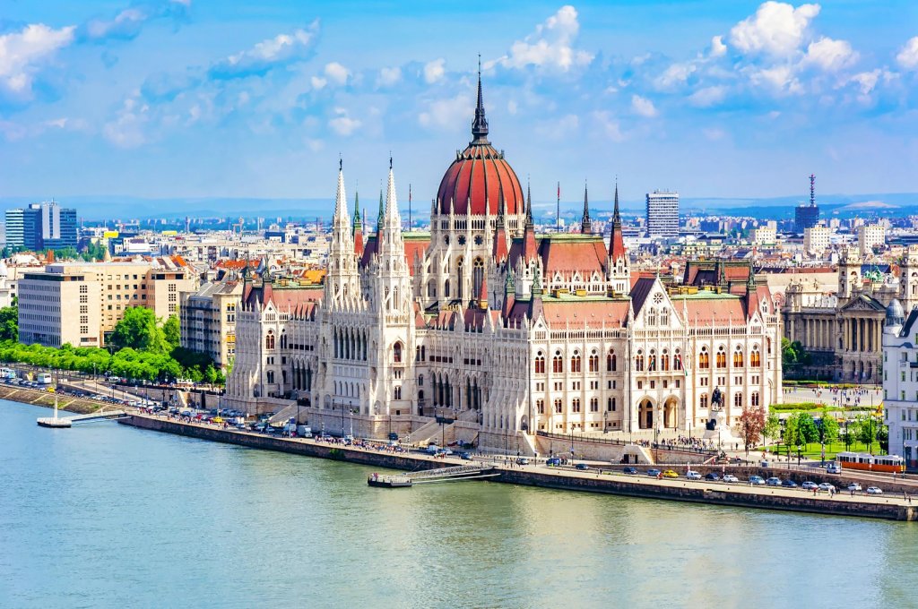 Oficial! Vom avea zbor Cluj - Budapesta. Vor fi câte două pe săptămână