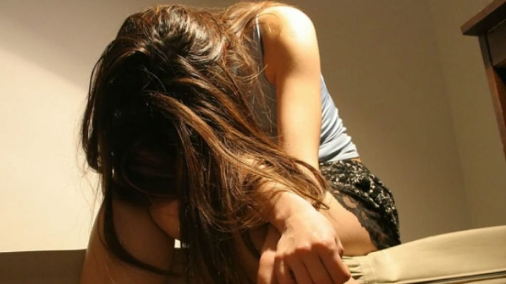 Minoră de 14 ani, forțată să se prostitueze. A fost „plimbată” prin țară pentru a i se pierde urma, inclusiv la Cluj-Napoca
