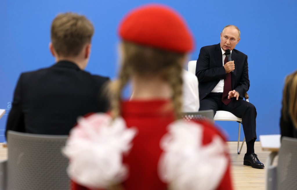 Putin, "lecţii de istorie" despre cum a declanşat Ucraina războiul, iar ruşii doar "se apără"