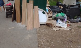Istoria se repetă: Din nou s-a adunat un puhoi de gunoaie pe o stradă din Florești