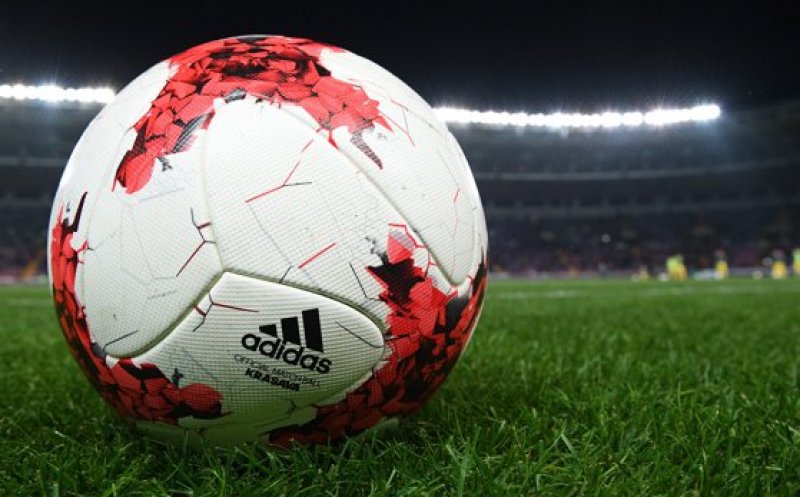Două partide au loc sâmbătă în Superliga de fotbal. Campionatul ar putea avea un nou lider