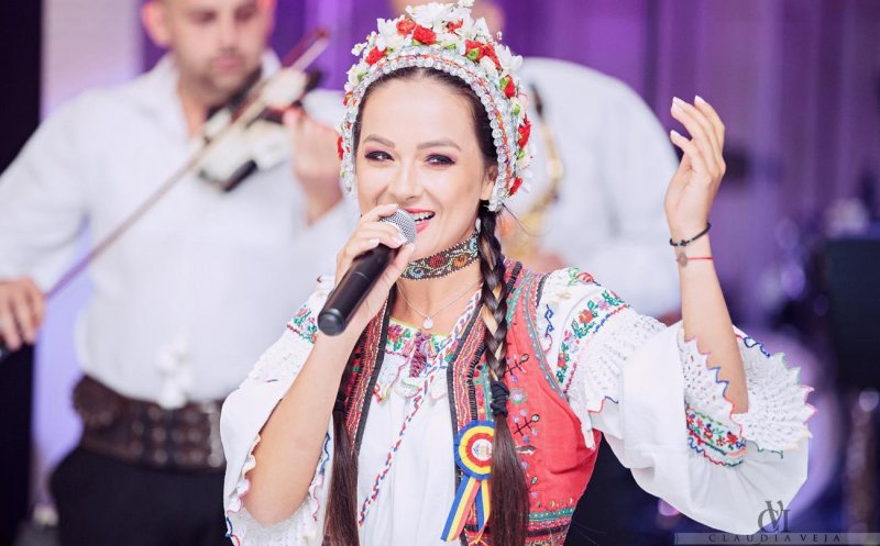 Clujeanca Vlăduța Lupău a topit toate kg luate în sarcină. Fanii o acuză că ar fi apelat la mamă surogat