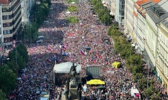 70.000 de oameni au protestat la Praga împotriva guvernului ceh, UE și NATO, ca reacție la criza energetică și la inflație