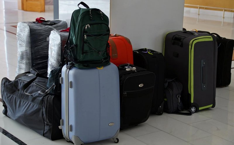 Anulările Blue Air. Sute de români au solicitat sprijinul MAE pentru a reveni în țară/ Ciucă: "2098 de cetăţeni români au apelat la serviciile consulare"