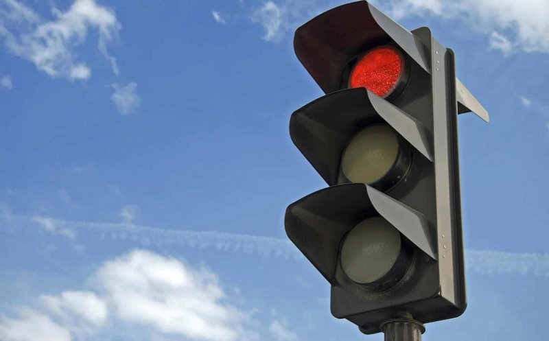 Semafor la intersecția Oașului cu Valea Fânațelor