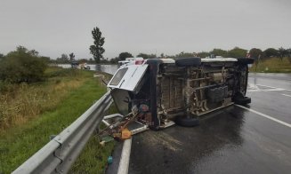 Accident în Curba Morții de pe Calea Turzii. S-a răsturnat un microbuz