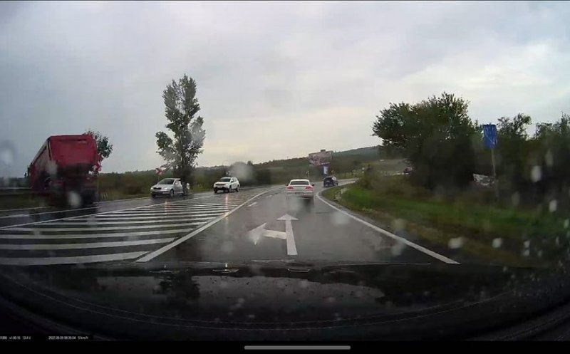 Accident Cluj: Basculantă în șanț pe Feleac