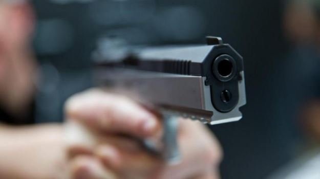 Bătaie și împușcături la o nuntă din Cluj-Napoca. Pistolarul a fost reținut