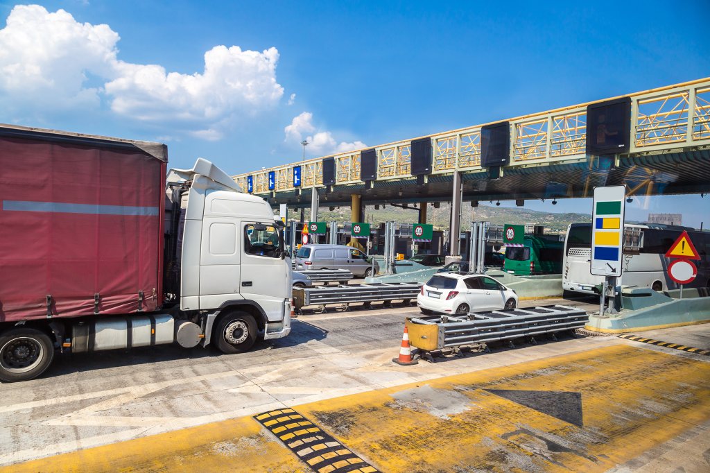 Soluție clujeană pentru companiile de transport mărfuri. Taxele de de drum vor fi plătite direct dintr-un sistem integrat