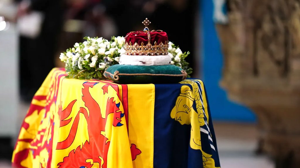Rusia alătură monarhia britanică nazismului deoarece nu a fost invitată la funeraliile Reginei: „De acum, elitele britanice sunt alături de nazişti”