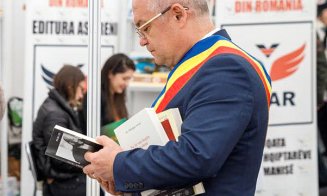 Emil Boc: "Excesul de lectură NU este dăunător". Invitaţie la Festivalul de Carte